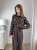 klasyczny sweter z wełny merino w grochy, gorzka czekolada