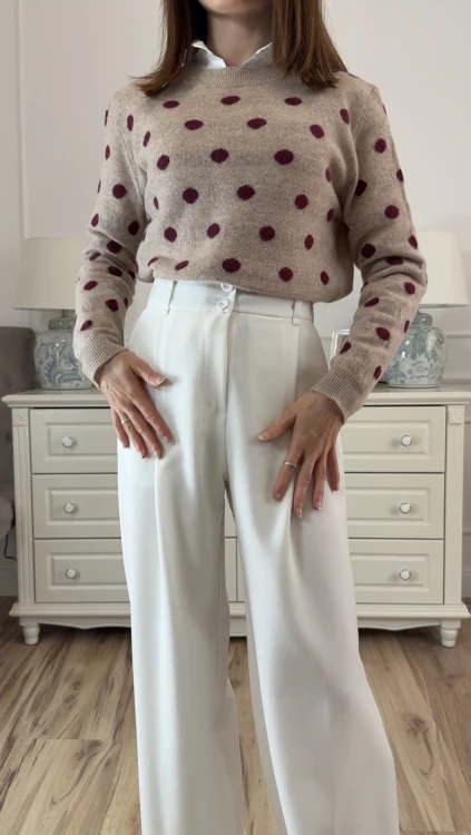 klasyczny sweter z wełny merino w grochy, beżowy