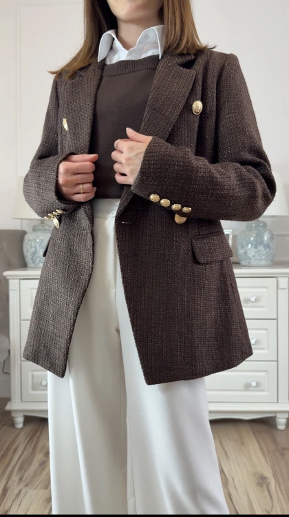 sweter o luźnym kroju, czekoladowy