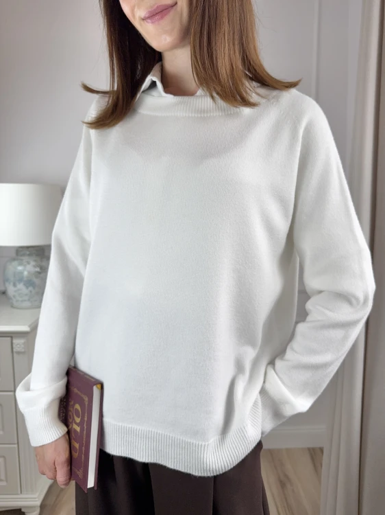 sweter o luźnym kroju, biały