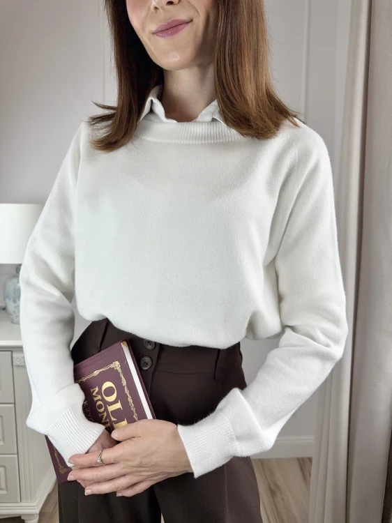 sweter o luźnym kroju, biały