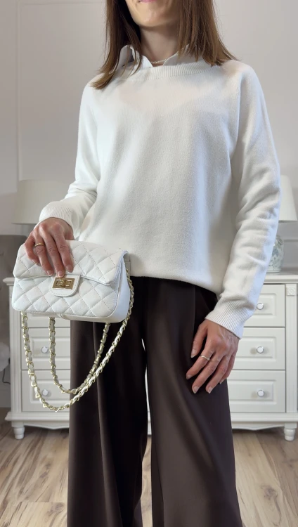 sweter o luźnym kroju, biały
