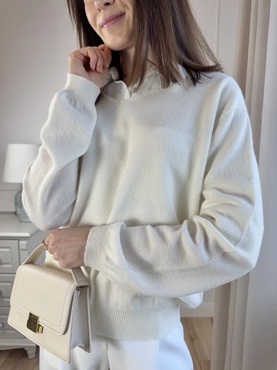 Sweter Liv śmietankowy 100% wełna merino, dekolt V-neck