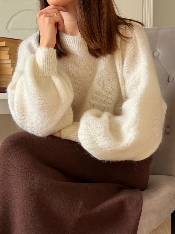 Sweter Mela śmietankowy damski oversize z bufiastymi rękawami