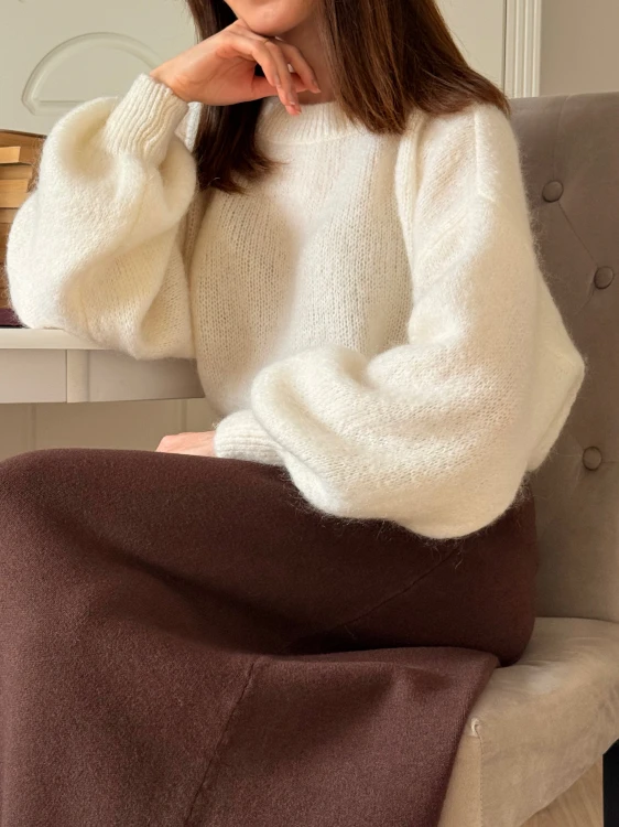 Sweter Mela śmietankowy damski oversize z bufiastymi rękawami
